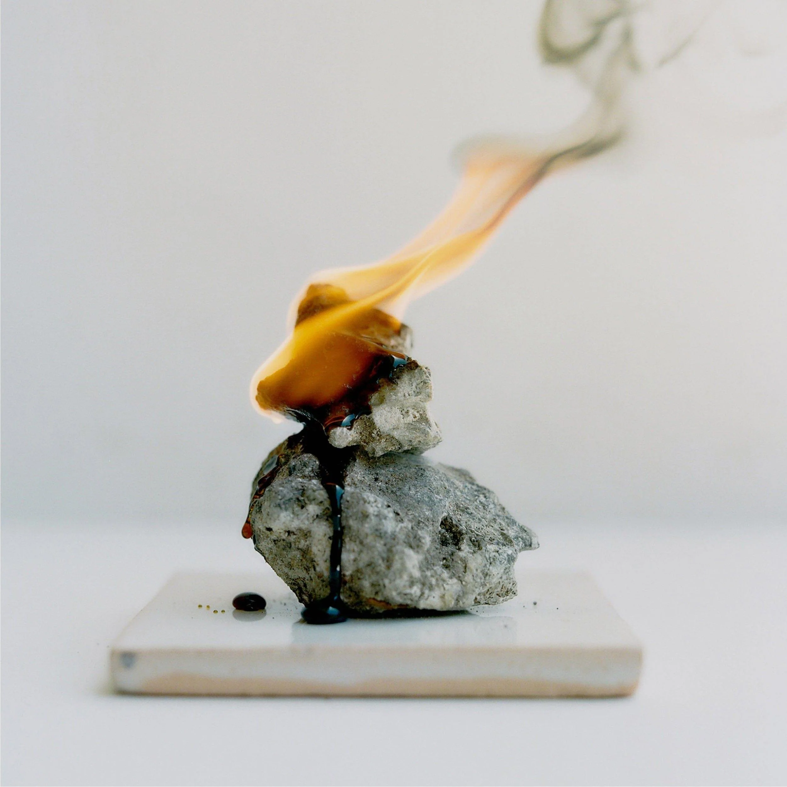 AROMATIC OLEO RESIN WITH CERAMIC TRAY - Image 2